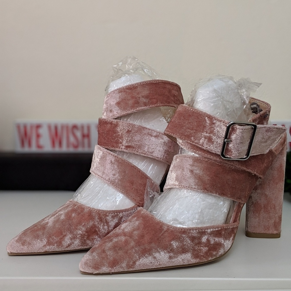 Velvelt Sandals size 8